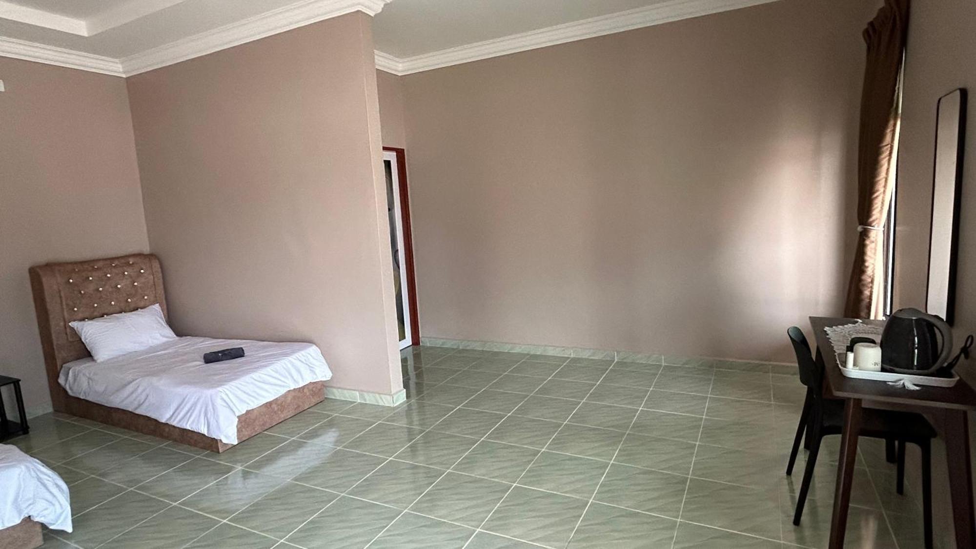 Sasuka Chalet Pantai Pandak Kuala Terengganu Buitenkant foto