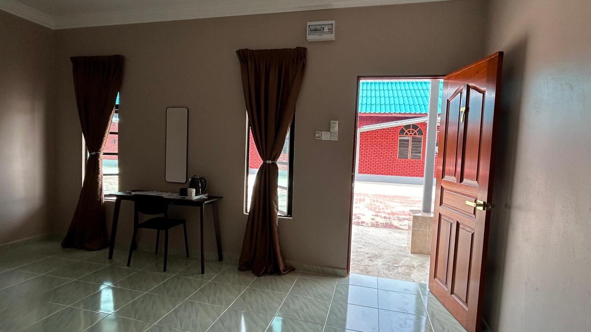 Sasuka Chalet Pantai Pandak Kuala Terengganu Buitenkant foto