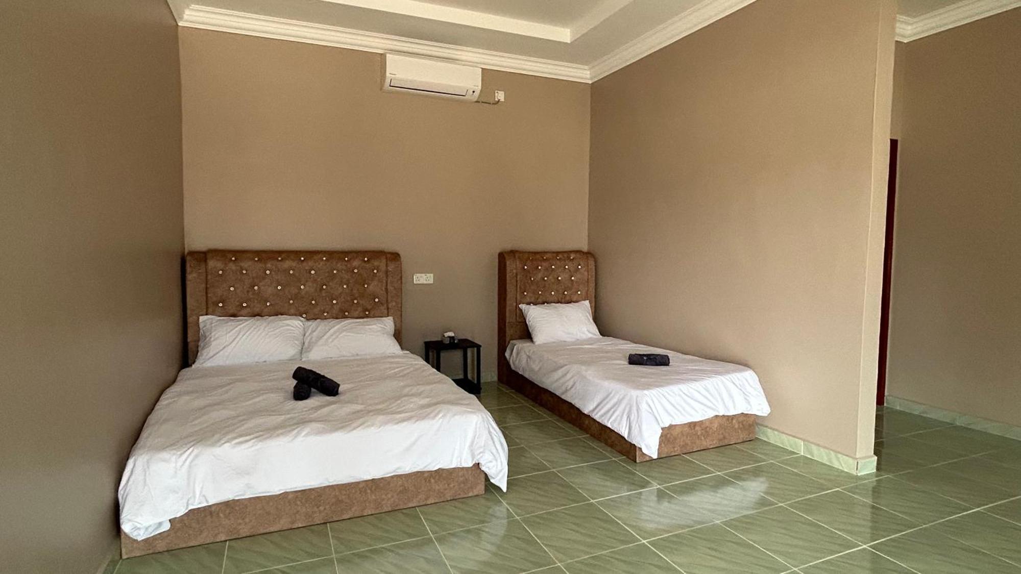 Sasuka Chalet Pantai Pandak Kuala Terengganu Buitenkant foto
